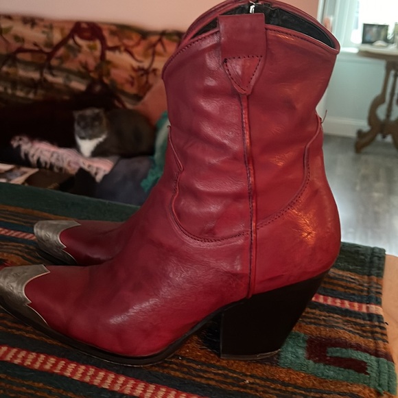 SOLD - Picture 2 of 5